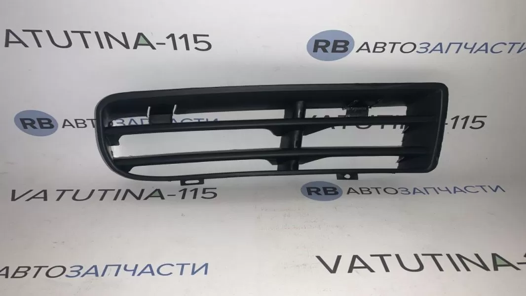 KH9523998 Решітка бампера R - 9541272R
