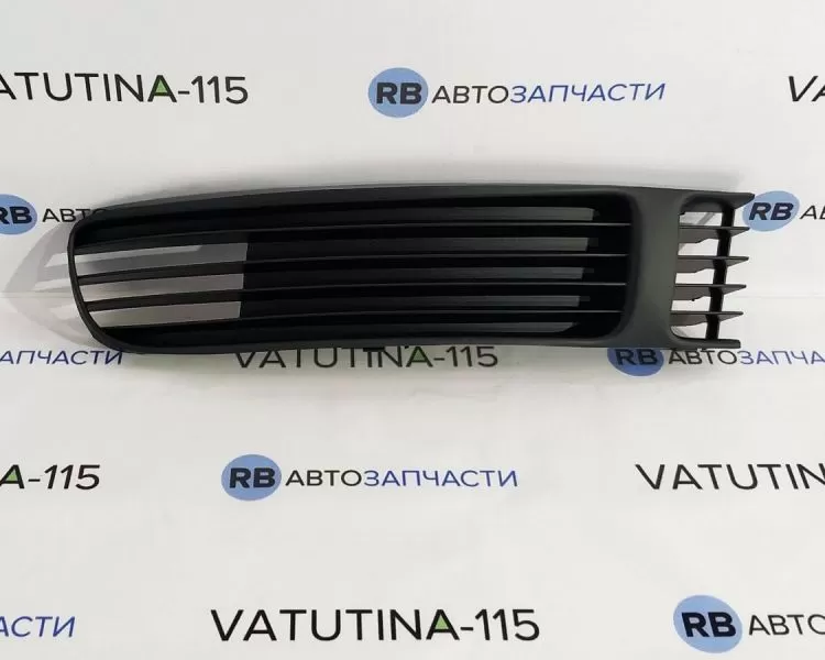 PVW99017GR Решітка бампера R