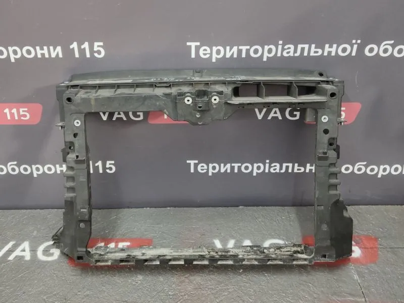 561805588B9B9-T Панель передня Тайвань (дефект)