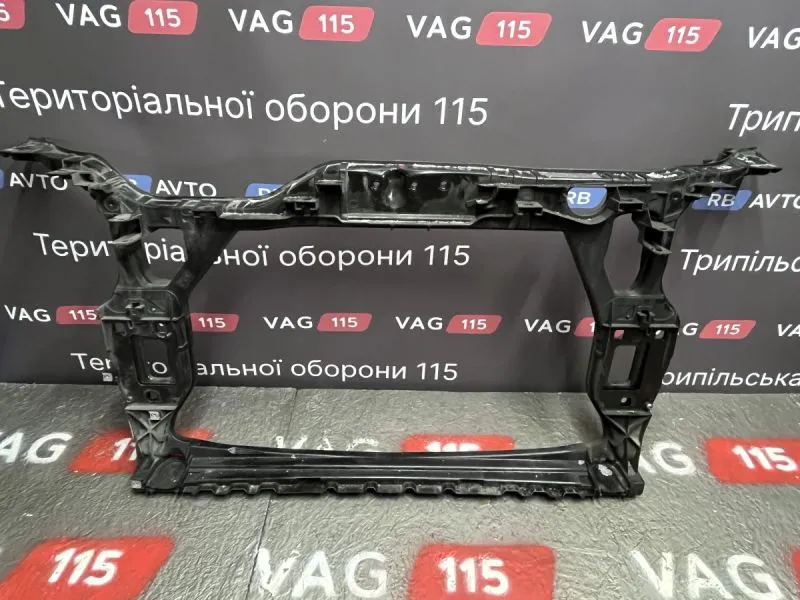 8R0805594D-BU Панель передн.