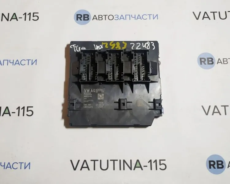 5K0937084J Блок комфорту