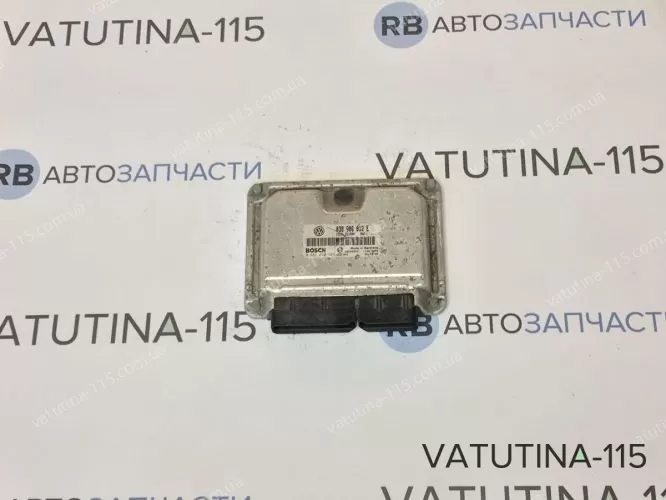 038906012E Блок управління двигуном
