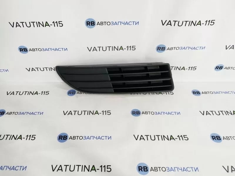 510616914 Решітка в бампер -туман. R