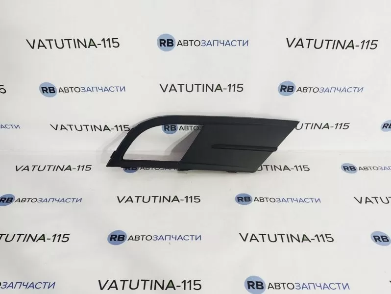 FP7435912 Решітка бампера з тум. R