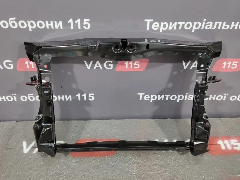 692204 Панель передня - 1Z0805591F