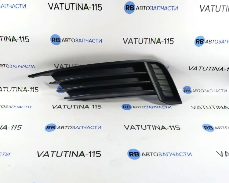 8V58076819B9 Решітка бампера L