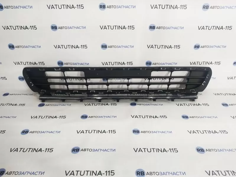 FP7431910 Решітка бампера центр. чорн.