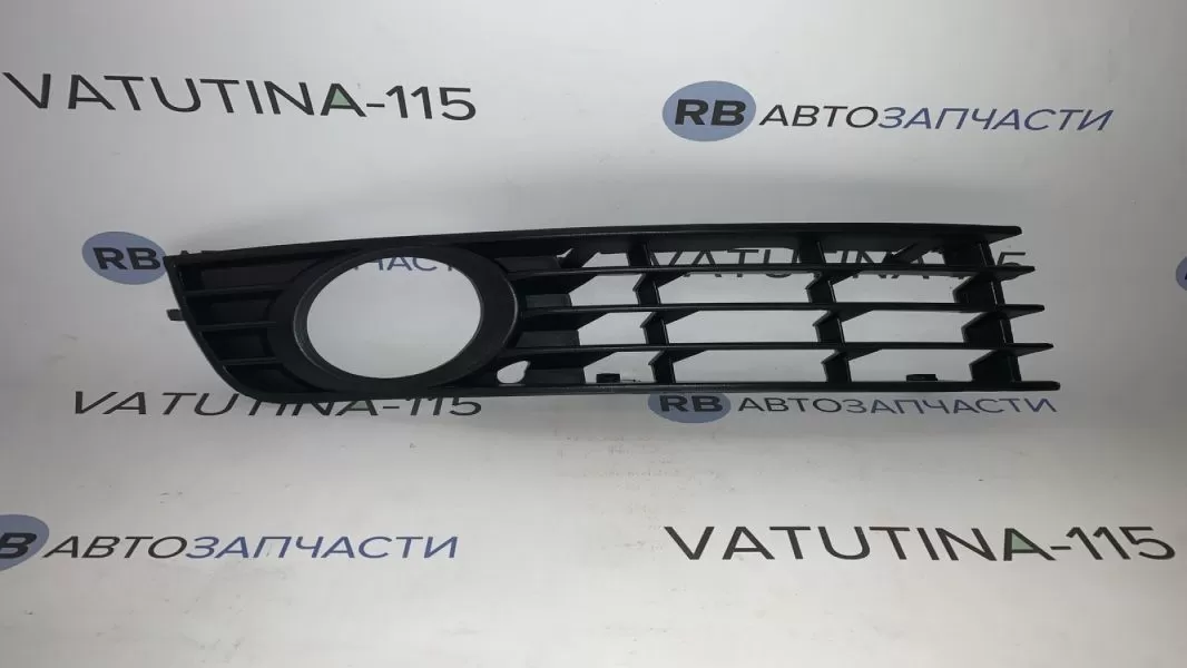 FP0019996 Решітка бампера R
