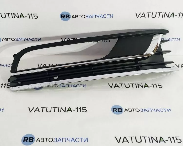 3AA854662A9B9 Решітка бампера R + 2 хром. молдинга