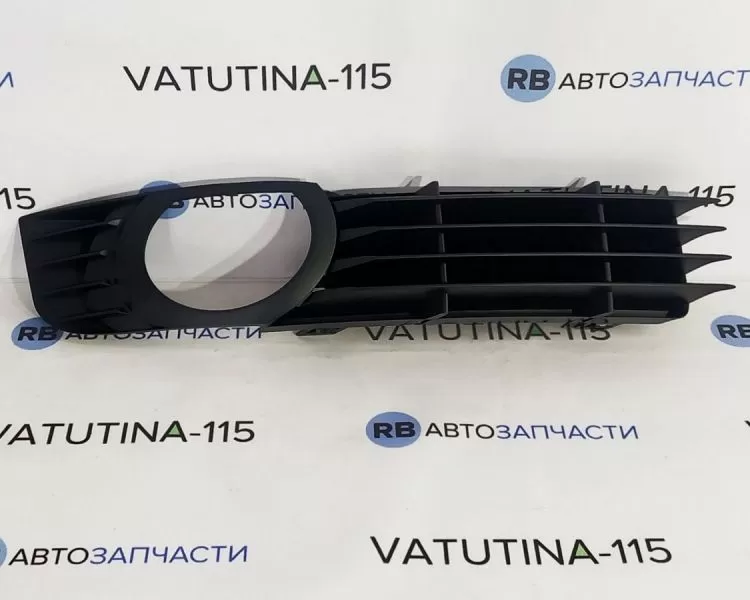 4E0807682C01C Решетка бампера R бенз. (-6,0)