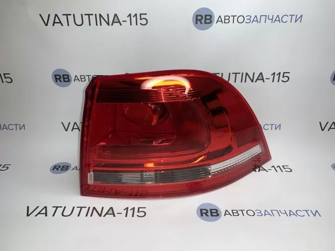 7P6945096F Ліхтар зовнішній R