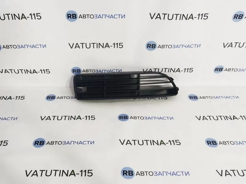8D0807346G01C Решітка бампера R СПЕЦЦІНА