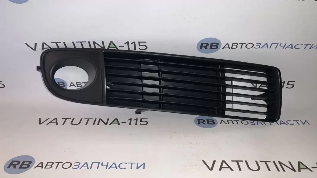 FP0014996 Решітка бампера R