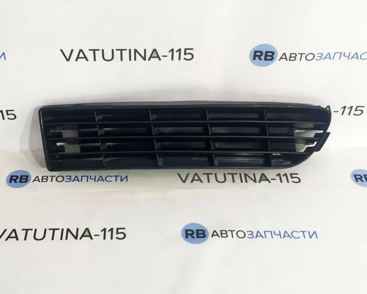 KH0013995 Решітка бампера L