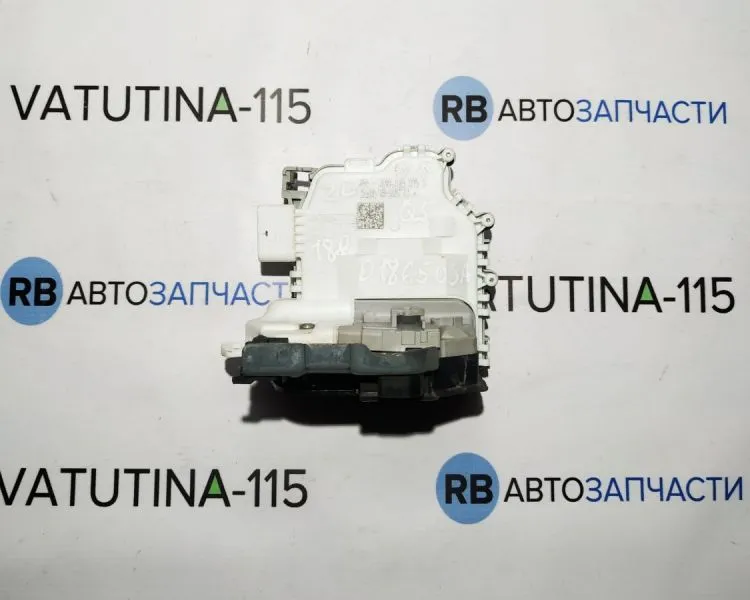 8X0839015D Замок задн. двері L