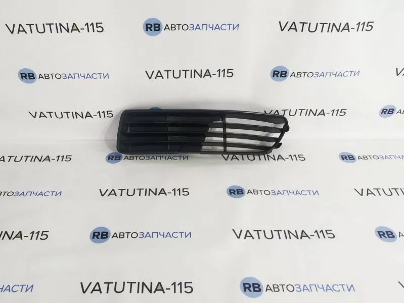 1324271R Решітка бампера L