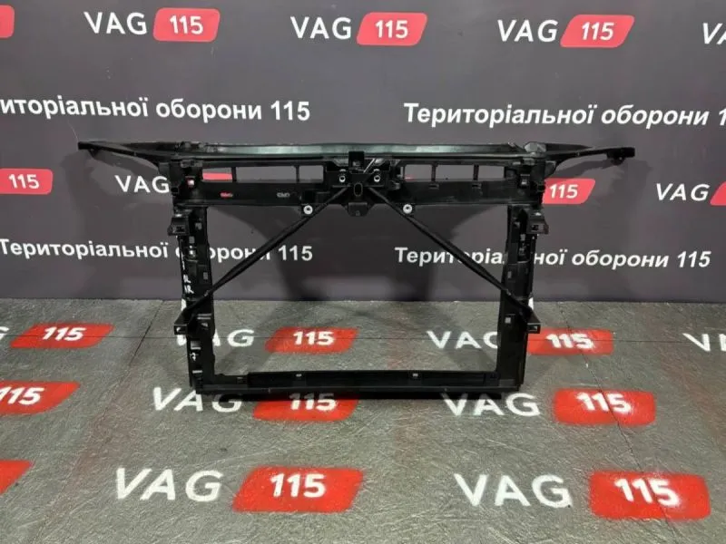 69C104 Панель передня - 5E0805588