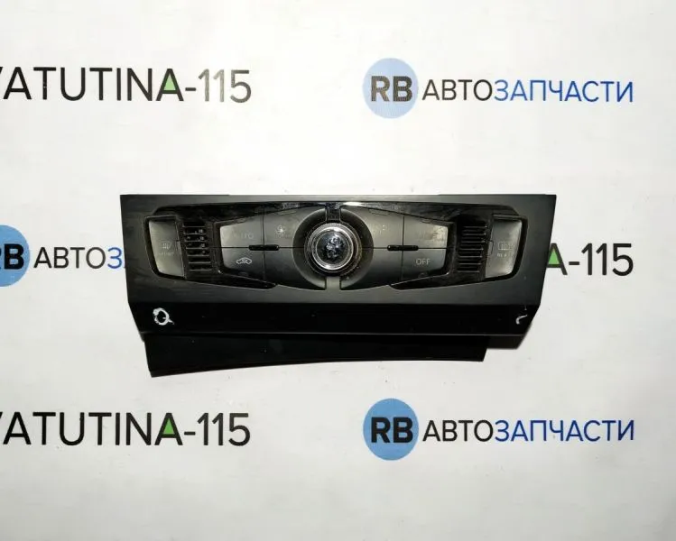 8K1820043Q Блок управления климатом