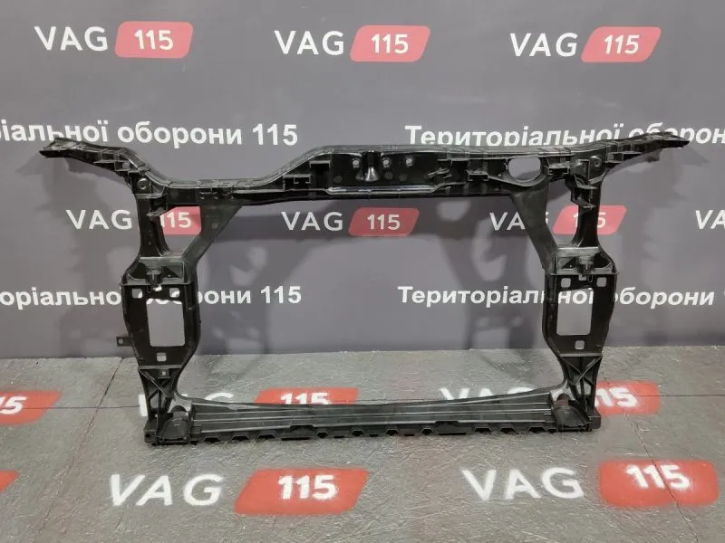 136504 Панель передн. - 8R0805594C/D