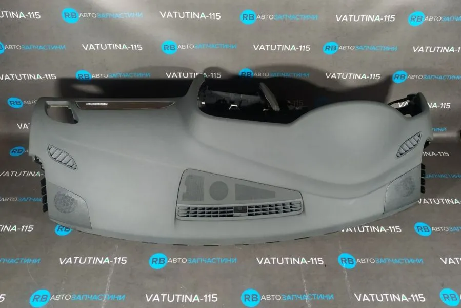 8K1857003BEF1-BU Торпедо сіра