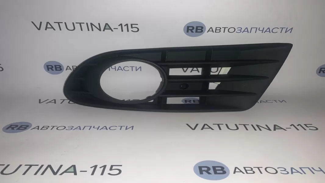 KH9533992 Решітка бампера R (+пр/тум.) - 5M0853666B9B9