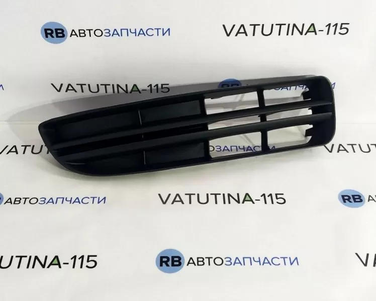 3U0853666B41 Решітка передн. бампера R