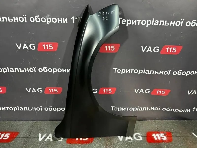 13D102 Крило R - 8K0821106J