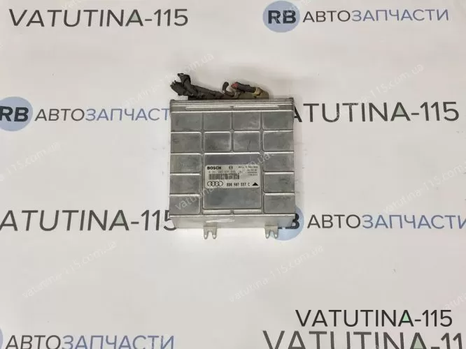 8D0907557C Блок управления двигателем
