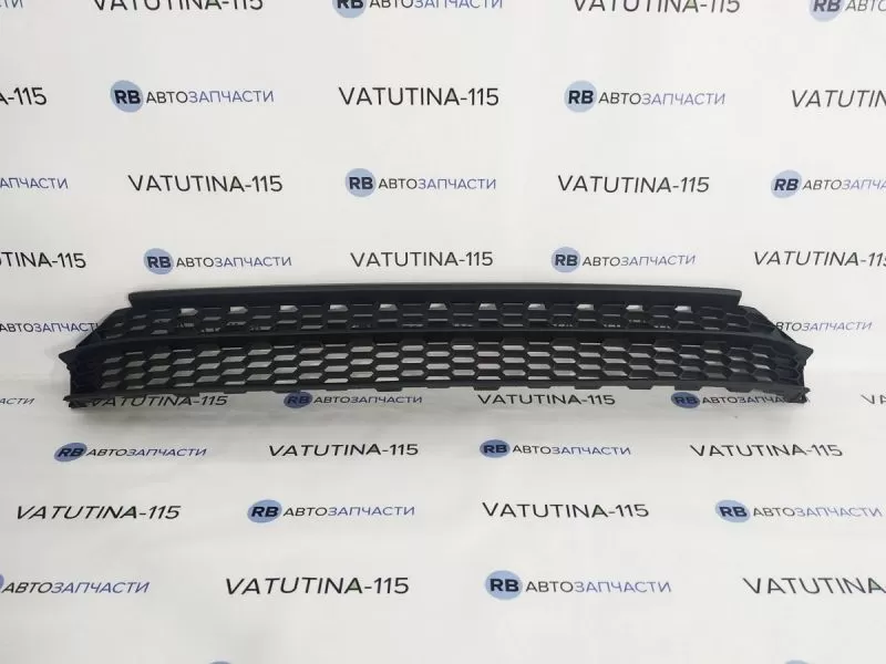 FP7439910 Решітка бампера центр.
