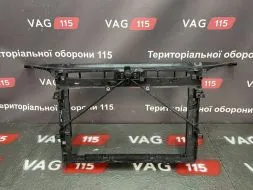 Панель передня