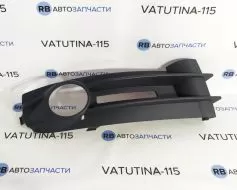 Решітка бампера R +пр/тум.