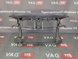 Панель передня