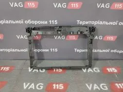 Панель передня