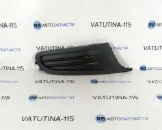 Решітка бампера R без отв. пр/тум. (-GTI) - 5K0853666A9B9