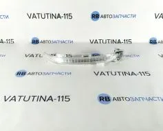 Покажчик повороту в дзеркалі R (можливі невеликі потертості)