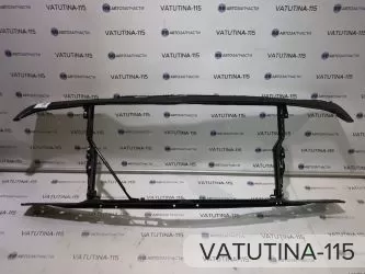 Панель передня