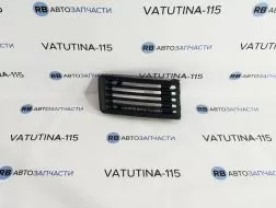 Решітка бампера R (8 цил.)