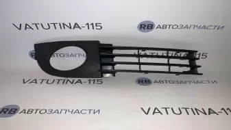Решітка бампера R - 13272712