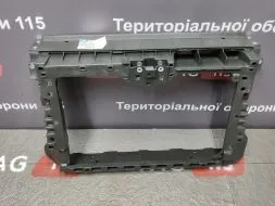 Панель передня